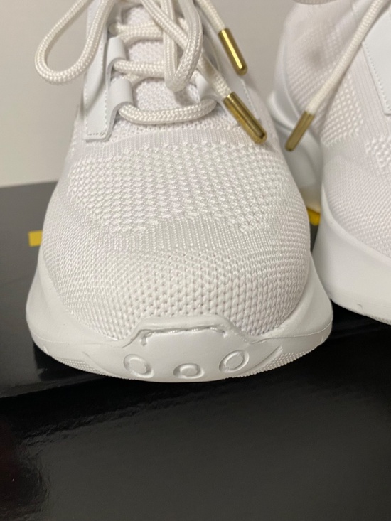 Donald Trump POTUS 45 White Sneakers M5/W6.5 • With Box & Card • Gold Accent main image 4